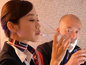 Chồng yêu lạnh nhạt, vợ yêu bị tên nhà cạnh bên ép làm tình mà không hề biết gì