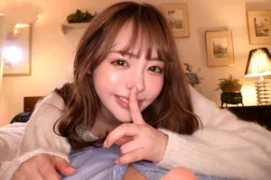 Góc nhìn thứ nhất tận hưởng cảnh bộ ngực trắng lớn bị địt và rung chuyển
